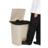 Beige Pedaalemmer 68 L Rubbermaid Step-On: Kwaliteit en Praktisch