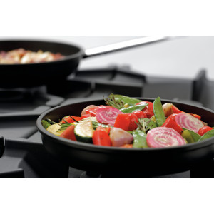 Fornuis met 6 krachtige branders serie 900 - Gasoven GN 2/1 en kast van het merk Bartscher