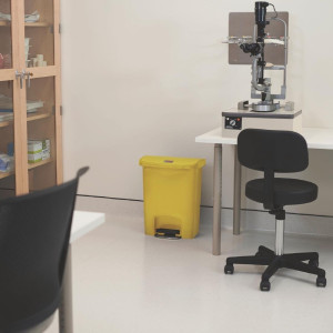 Gele Vuilnisbak 30L Rubbermaid - Ultra Sterk Voetpedaal